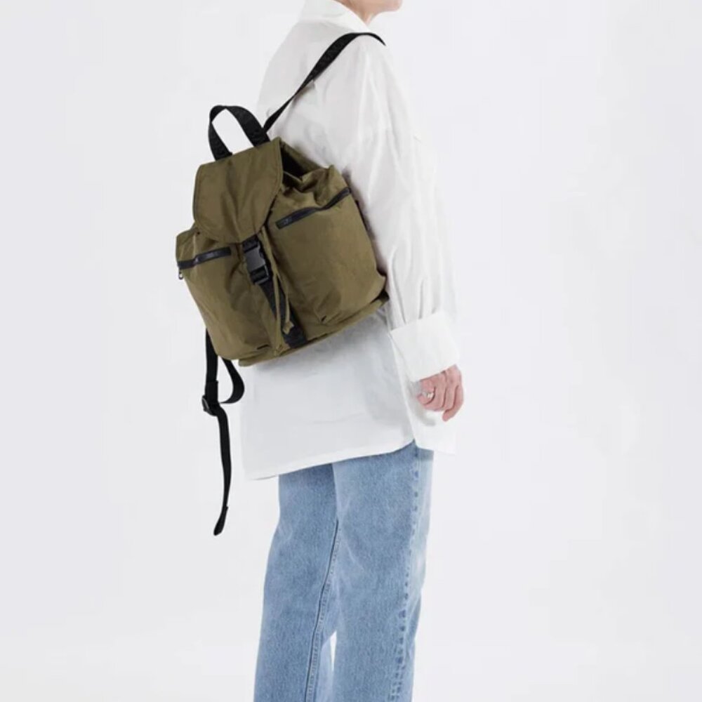 Baggu Sport Backpack in Seaweed.